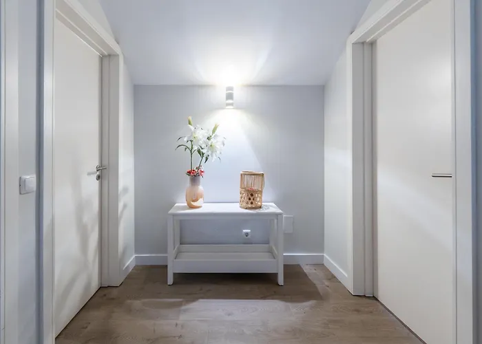 Blue Door Algarve - Portimao